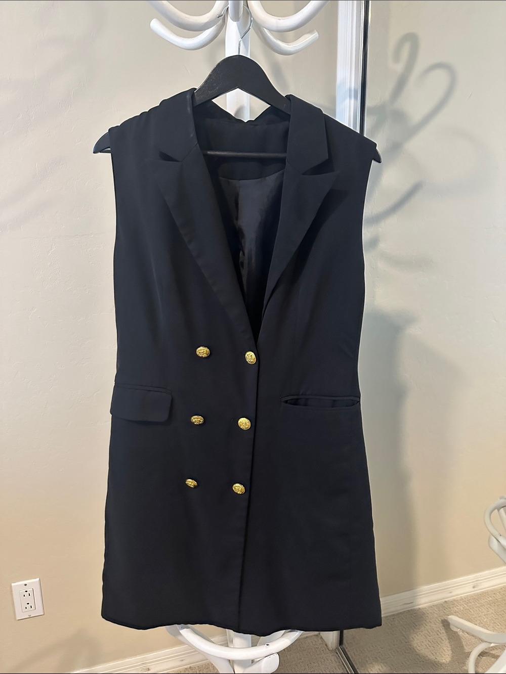 Sleeveless Double-Breasted Black Blazer Vest Dress with Gold Buttons